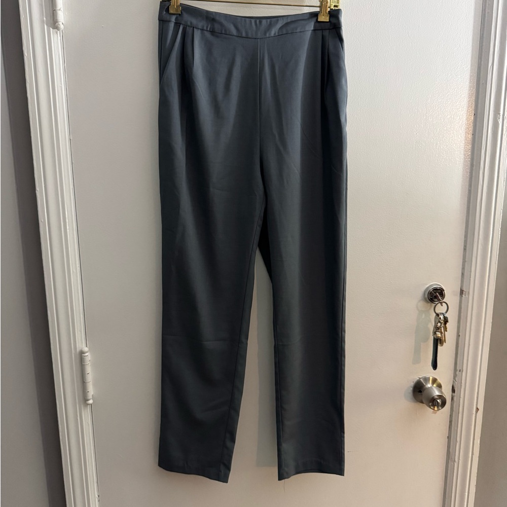 Woman’s Gray trouser pants